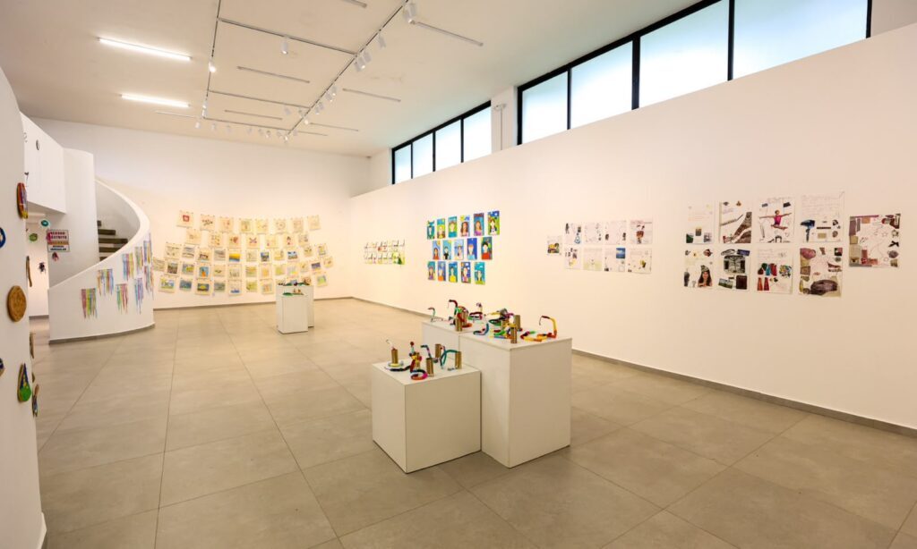 56ª Mostra Didática Anual da Escolinha de Artes Infantis reúne trabalhos na Galeria de Arte Victor Kursancew