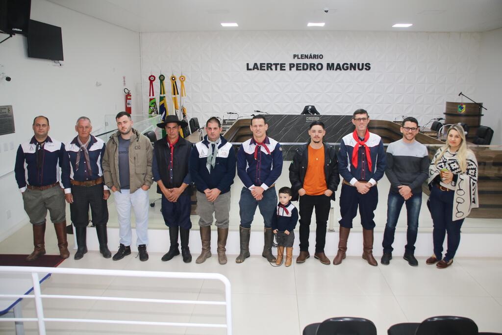 ALEX MATOS É ACLAMADO PATRÃO GERAL  DO CTG PORTEIRA CATARINENSE