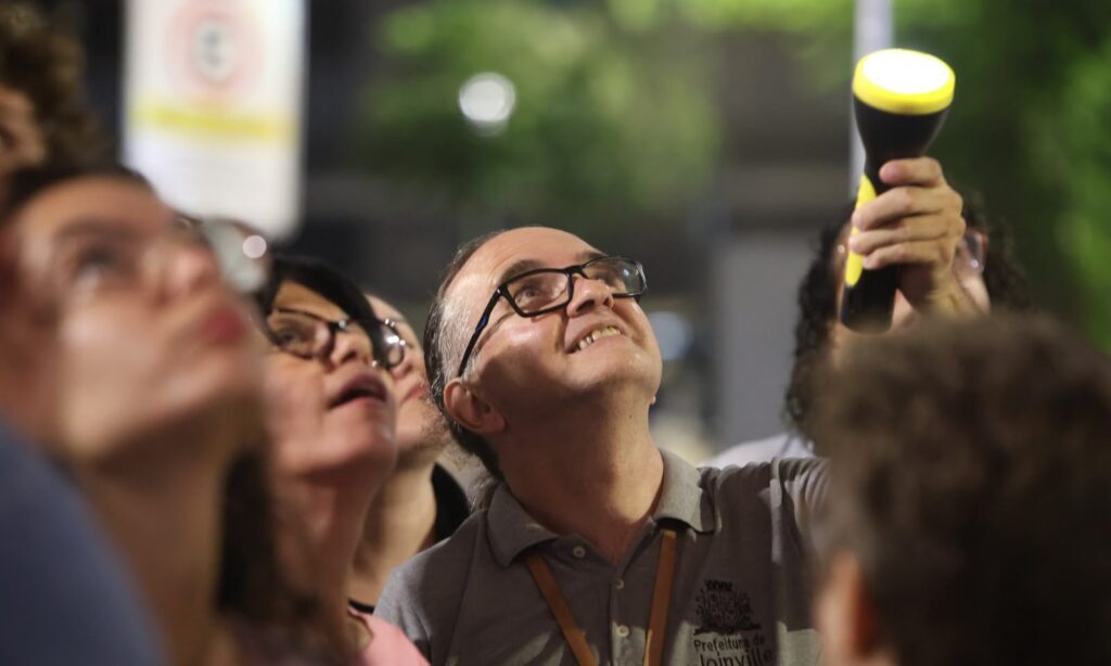 Agenda cultural de Joinville tem Fenachopp, visita noturna a museu e passeio histórico