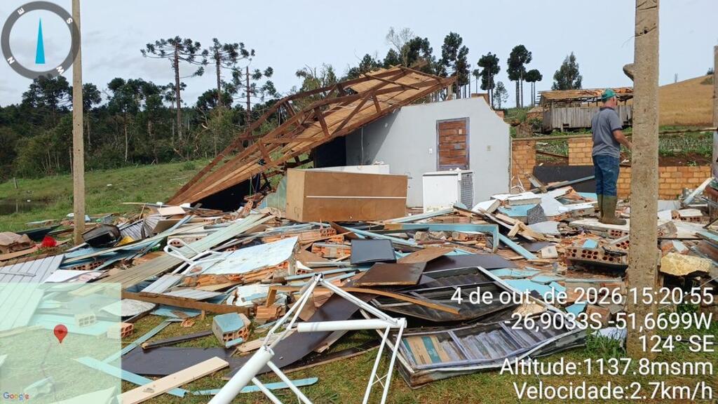 VENTOS FORTES CAUSAM DANOS EM COMUNIDADES DO INTERIOR DE ÁGUA DOCE
