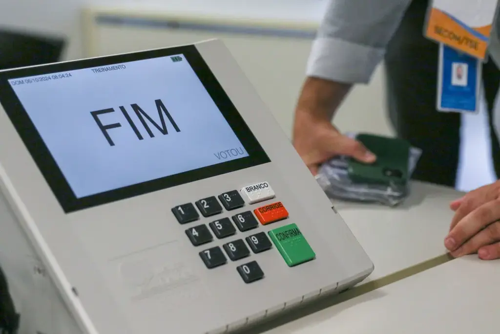 Abstenção no primeiro turno atinge 21%, maior percentual desde 1998