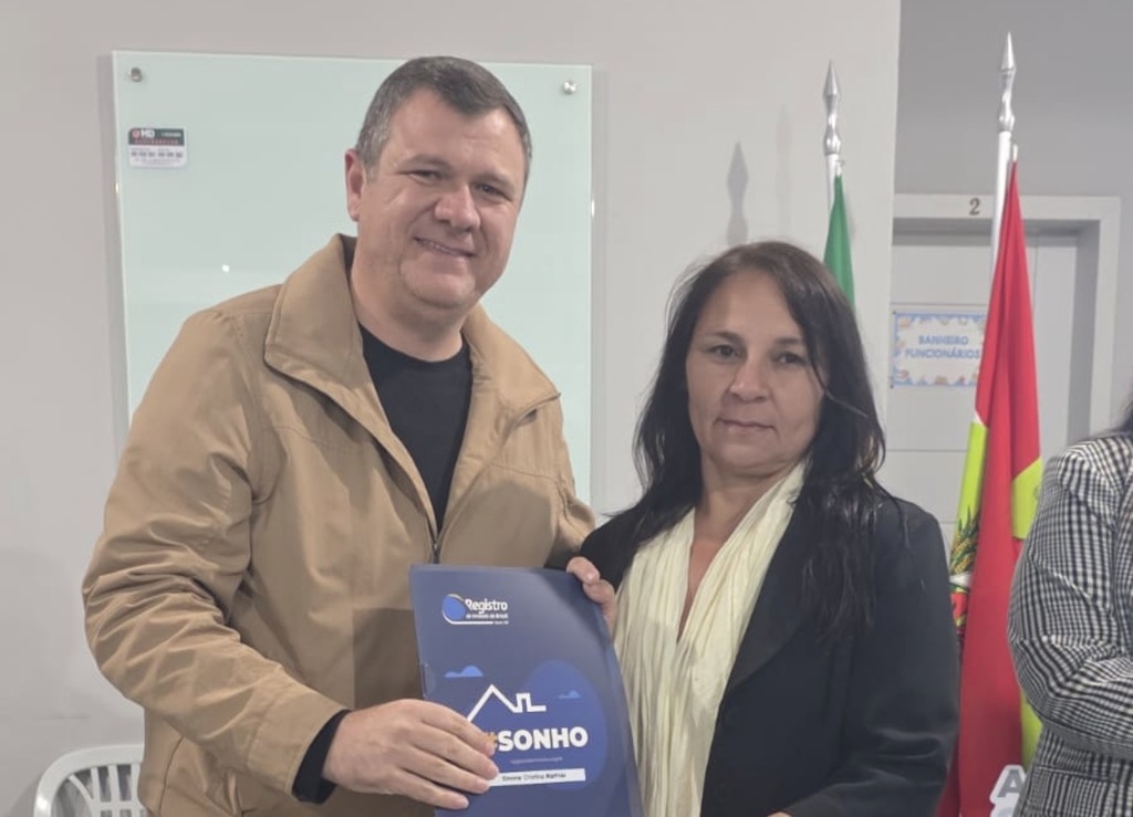 Regularização Urbana: Moradores do Núcleo Maria Albertina recebem escrituras definitivas em Balneário Rincão