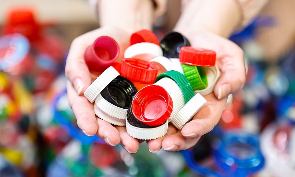 “Tampinhas do Bem”: projeto de reciclagem avança na Câmara de Joinville