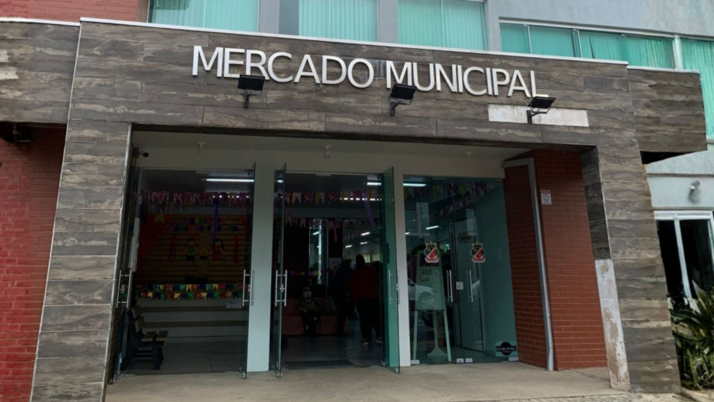 Mercado Público reúne produtos frescos da agricultura familiar às quartas e aos sábados