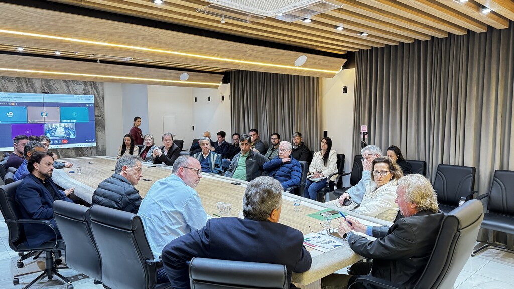 SEBRAE apresenta cenário econômico da Serra e discute novas ações para o desenvolvimento regional em reunião da ACIL