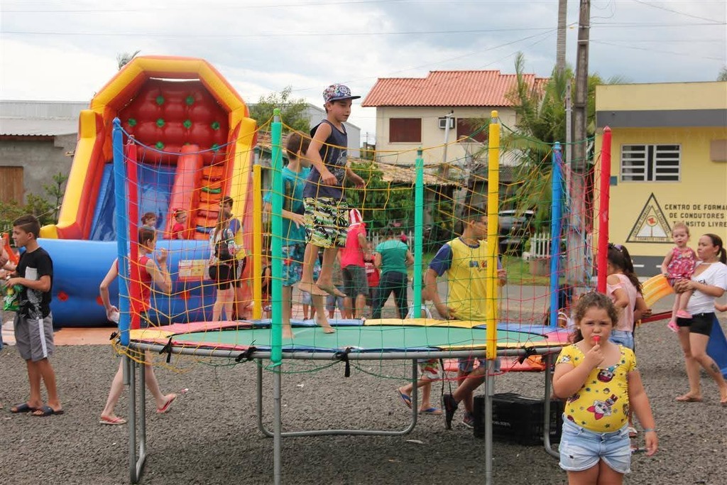 Amigos do Dado realizam a 11ª Festa do Dia das Crianças em Maracajá