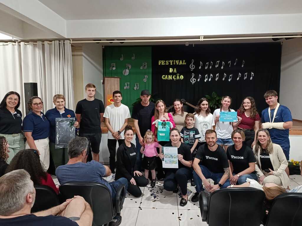 Sicoob Creditapiranga realiza premiação da etapa local do Concurso Cultural 2026 com o tema “Com cooperação, a gente encontra a solução”