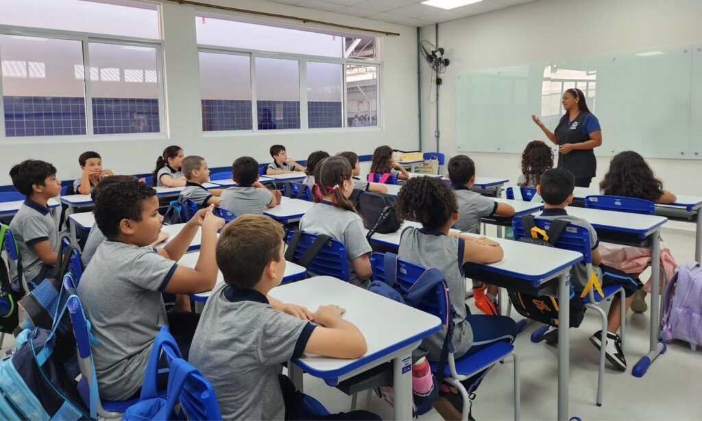 Secretaria de Educação aplica pesquisa de saúde, bem-estar e clima com servidores da Rede Municipal de Ensino