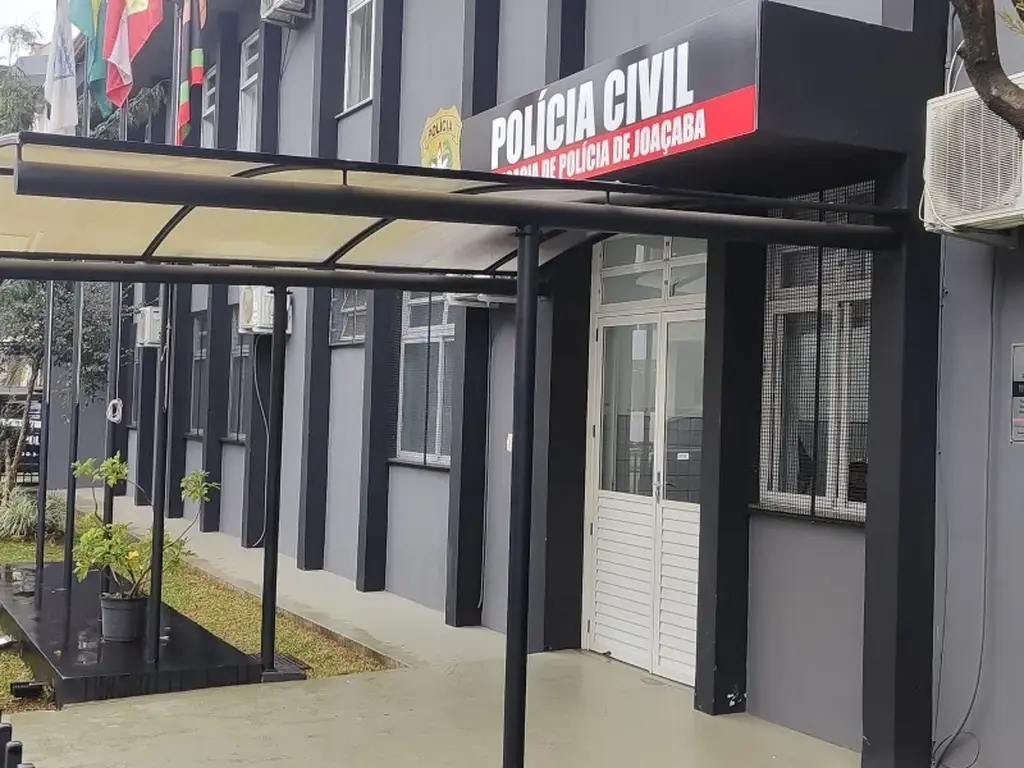 Idoso de 82 anos é preso após agredir e ameaçar filha de morte em Luzerna