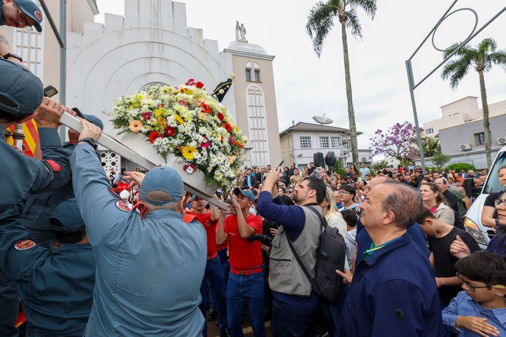 Governador Jorginho Mello participa da 49ª Romaria em Honra a Nossa Senhora Aparecida em Campos Novos