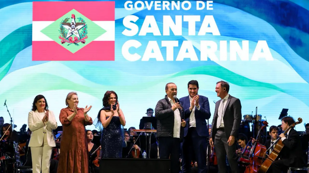 Fernando e Sorocaba e Sérgio Reis de graça em SC festival terá mega final com 21 cantores