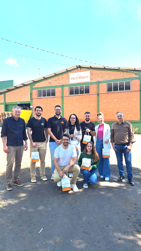 Núcleo de Jovens Empreendedores da ACIRP realiza visita técnica à Nutriouro Alimentos