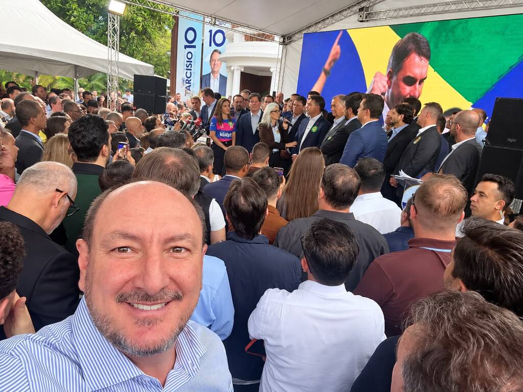 Emedebistas de SC participam de ato que oficializa apoio de 17 diretórios do MDB a Flávio Bolsonaro