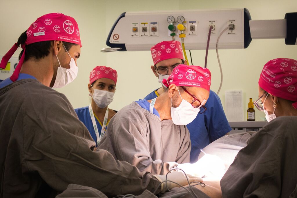 CEPON realiza mutirão de reconstrução mamária para dez pacientes em Florianópolis