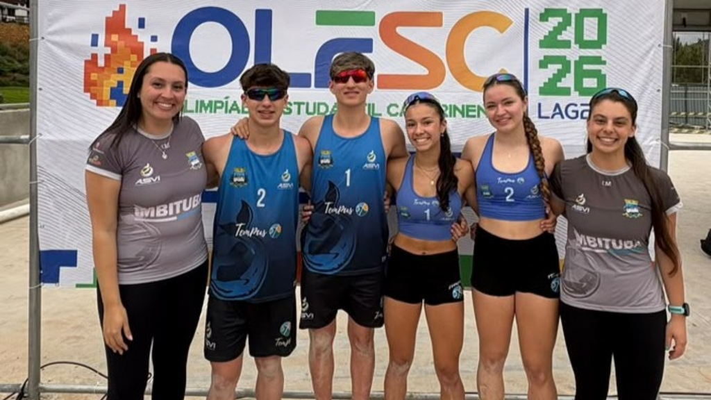 Imbituba estreia com duas vitórias no vôlei de praia da OLESC e supera adversários sem perder sets