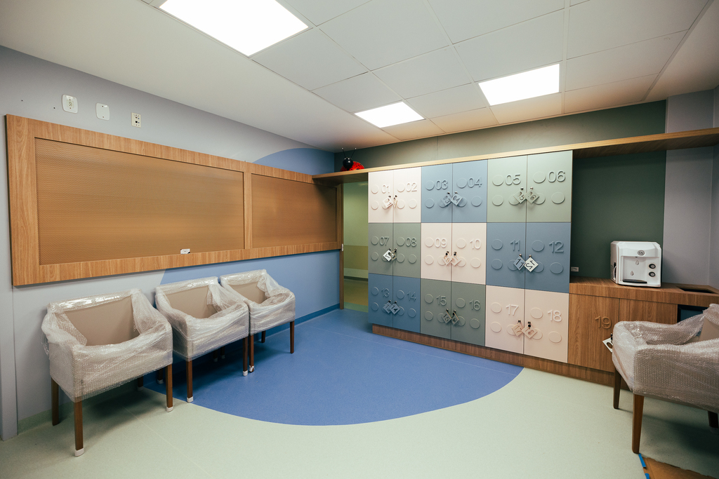 https://suitacdn.cloud-bricks.net/fotos/15905098/file/desktop/Obras%20na%20ala%20de%20Queimados%20-%20Hospital%20Infantil%20Joana%20de%20Gusm%C3%A3o%20-%20Florian%C3%B3polis%20FOTO%20Jonat%C3%A3%20Rocha%20SecomGOVSC%201.jpg?1792007928