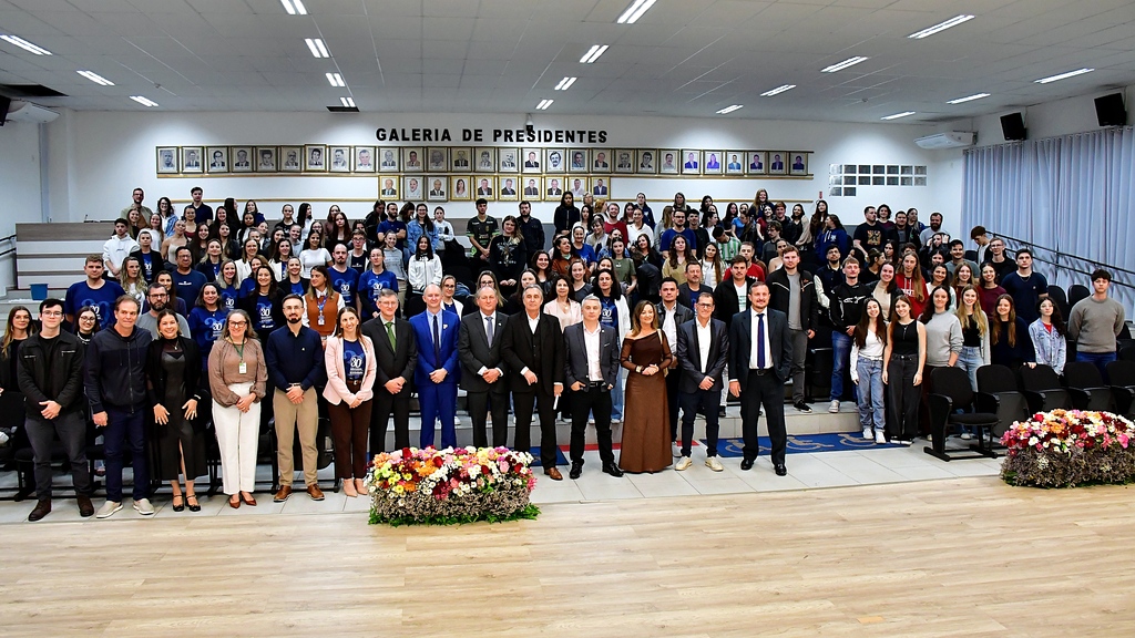 Câmara homenageia os 30 anos de credenciamento da Unoesc como universidade