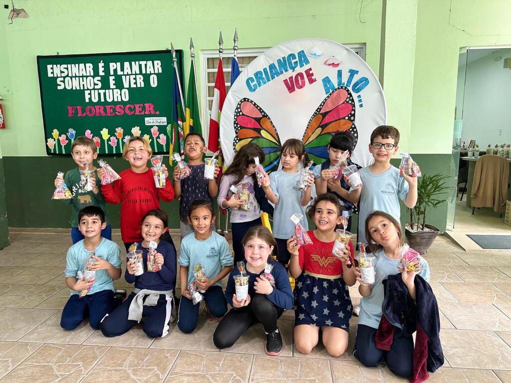 CRIANÇAS DA REDE MUNICIPAL DE ENSINO DE PRAIA GRANDE VIVENCIAM UMA SEMANA MAIS DOCE E CHEIA DE CARINHO