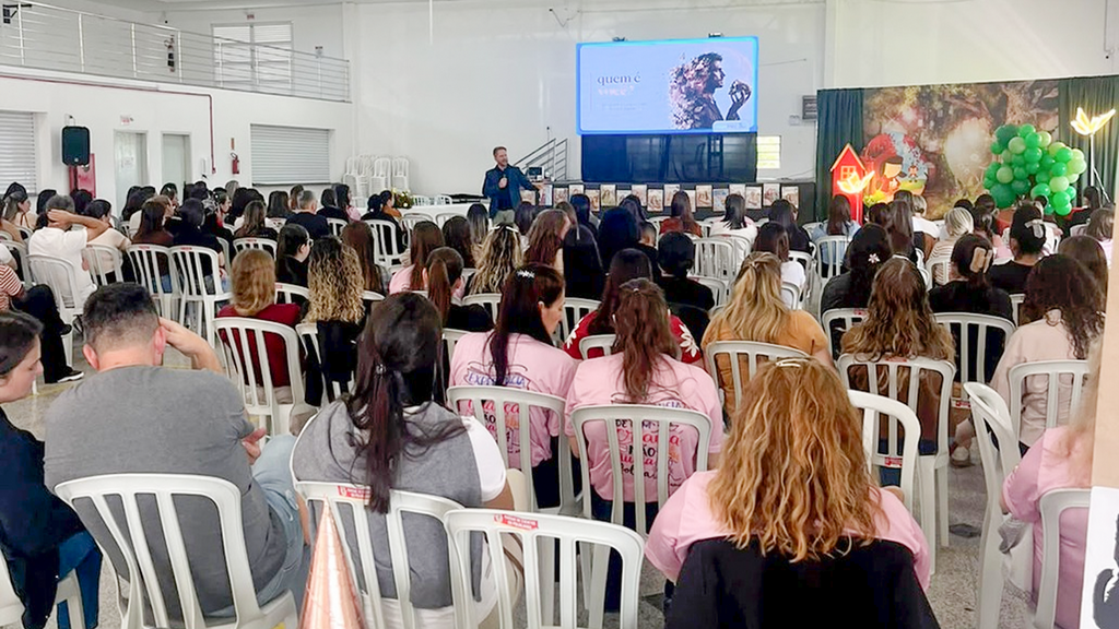 CAPACITAÇÃO DO PROLEEI REÚNE 180 PROFESSORES DA REDE MUNICIPAL DE ENSINO DE SANTA ROSA DO SUL