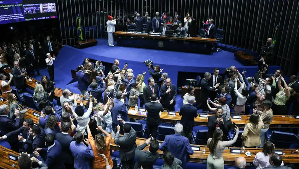 FIM DA ESCALA 6X1 AVANÇA NO SENADO E TRAZ EXPECTATIVA DE MAIS TEMPO PARA FAMÍLIA E SAÚDE