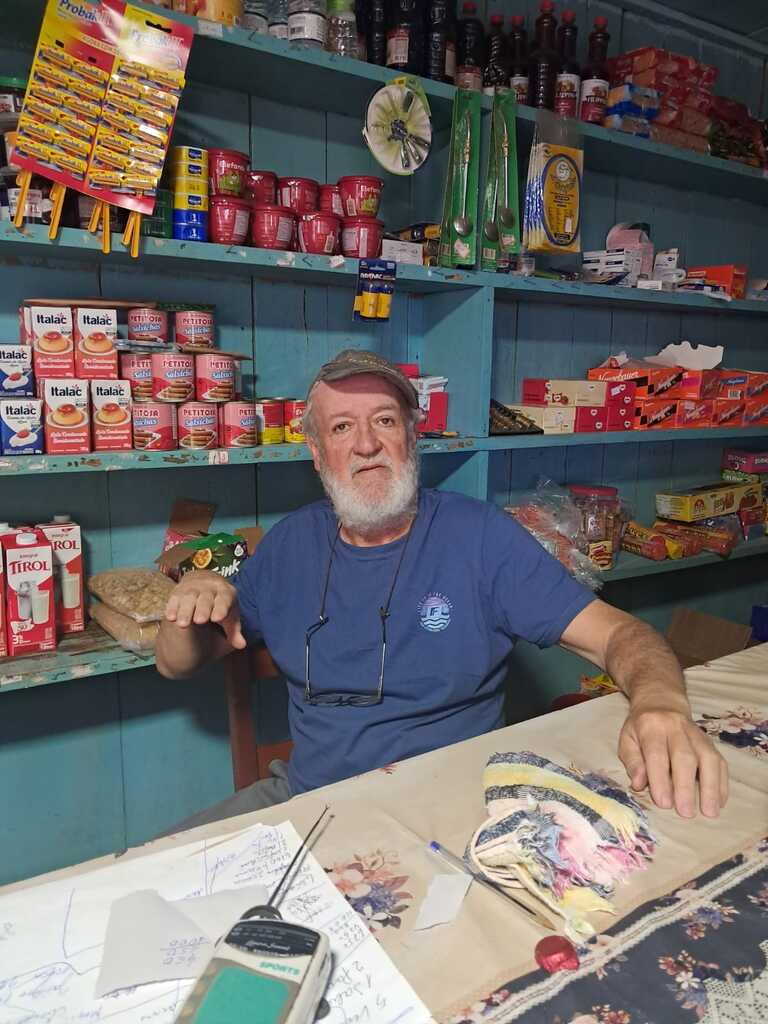Adão da Bodega mantém viva uma tradição de 46 anos na comunidade de Serra dos Gregórios