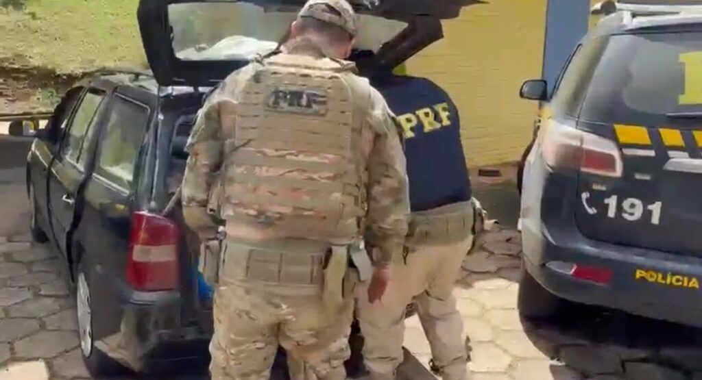 PRF intercepta mais de 80 quilos de maconha em Chapecó