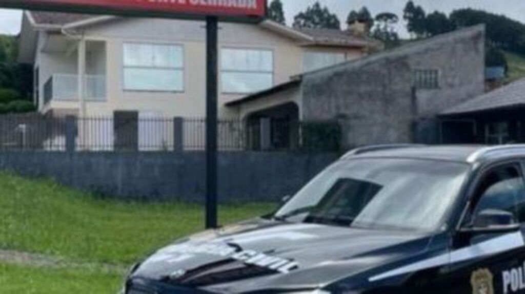 Inseticidas são apreendidos durante investigação de envenenamento de cachorro em Ponte Serrada