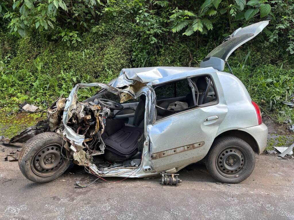 Jovem de 26 anos morre em acidente envolvendo carro e caminhão na SC-157, em Coronel Freitas