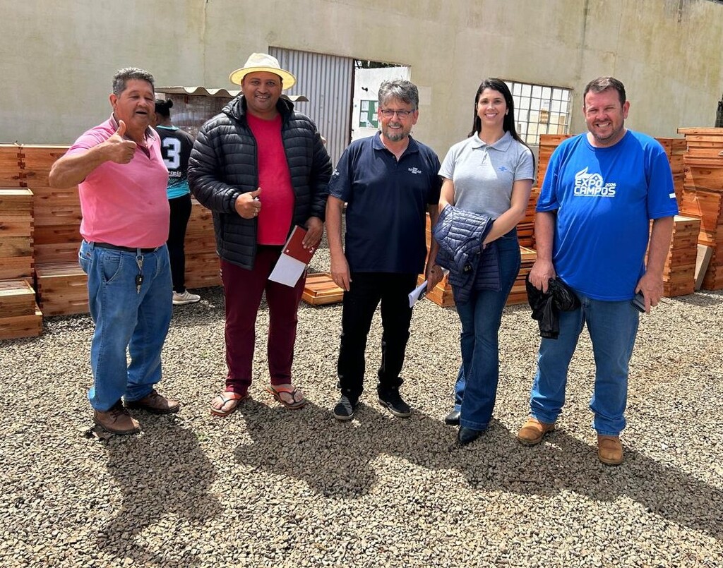 Sebrae/SC acompanha entrega de equipamentos e fortalece produção de mel na comunidade Quilombola Invernada dos Negros, em Campos Novos