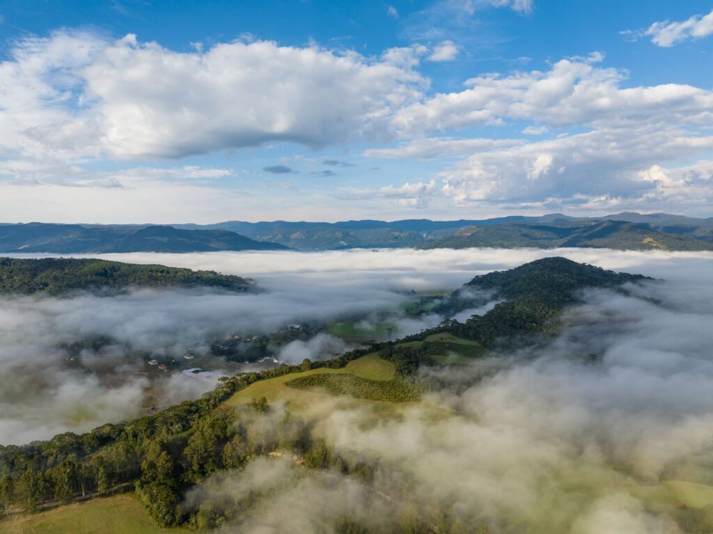 Calor e temporais voltam ao longo da semana em Santa Catarina