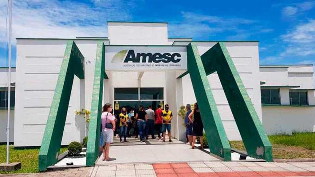 AMESC E SEBRAE/SC LEVAM EMPRESÁRIOS DO TURISMO À FESTURIS 2026
