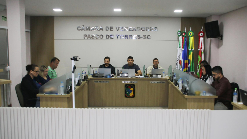 AVANÇOS EM OBRAS E SERVIÇOS SÃO COBRADOS DURANTE SESSÃO DA CÂMARA DE VEREADORES DE PASSO DE TORRES