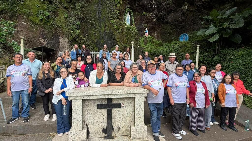 Conviva Urbano e Rural encerram programação do Mês da Pessoa Idosa com visita à gruta em Erval Velho