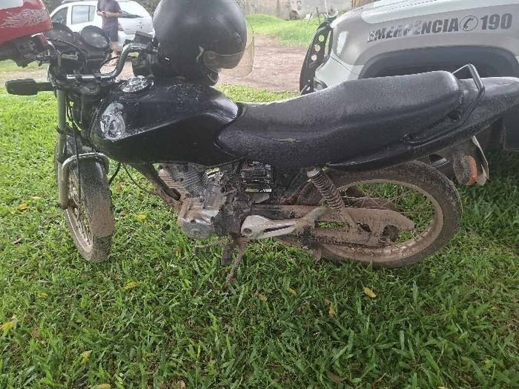 POLÍCIA MILITAR RECUPERA MOTOCICLETA FURTADA E PRENDE SUSPEITO APÓS BUSCAS EM SÃO JOÃO DO SUL
