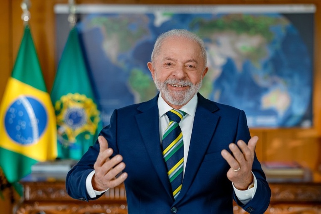 LUIZ INÁCIO LULA DA SILVA (PT) É REELEITO PRESIDENTE DA REPÚBLICA APÓS UMA DISPUTA ACIRRADA NO SEGUNDO TURNO