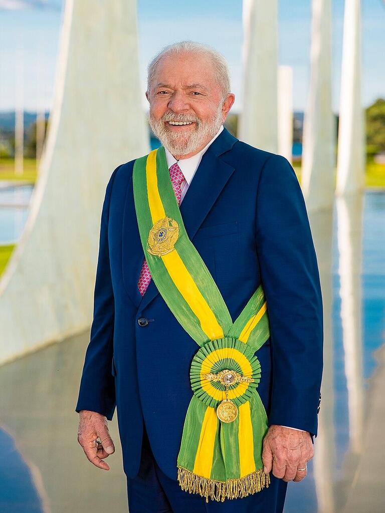 Lula é reeleito presidente do Brasil com 51,79% dos votos válidos
