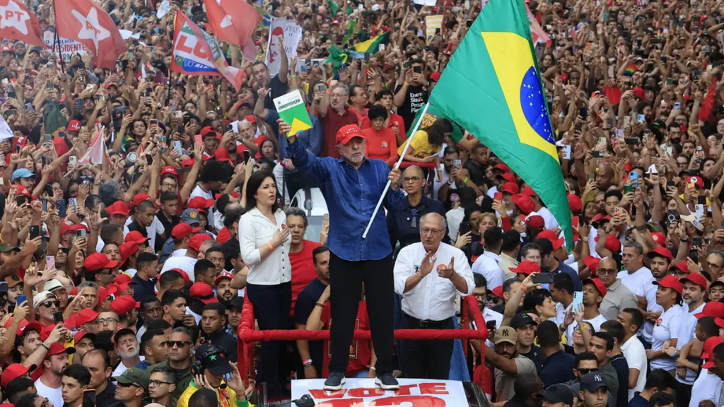 Vitória de Lula nas urnas repercute pelo mundo e vira destaque em jornais internacionais