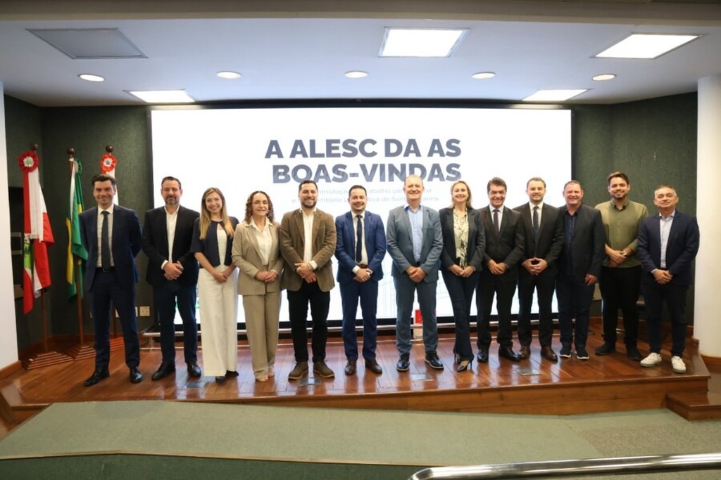 NOVOS DEPUTADOS SÃO RECEPCIONADOS NA ASSEMBLEIA LEGISLATIVA DE SANTA CATARINA