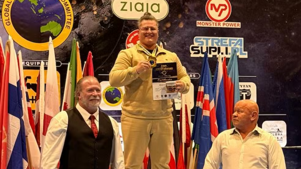 Atleta de SC conquista dois ouros na Polônia e se torna bicampeã mundial de powerlifting