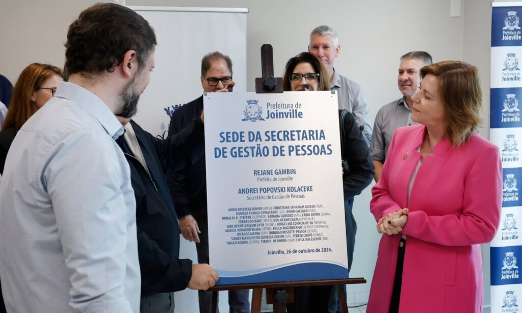 Joinville antecipa 13º salário para 15 mil servidores e anuncia novos programas
