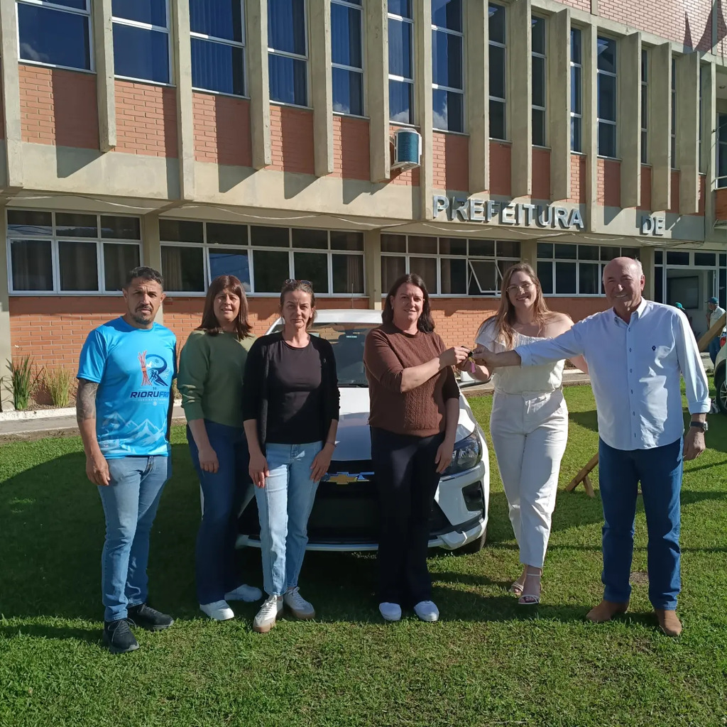 Rio Rufino recebe veículo destinado à Secretaria Municipal de Saúde