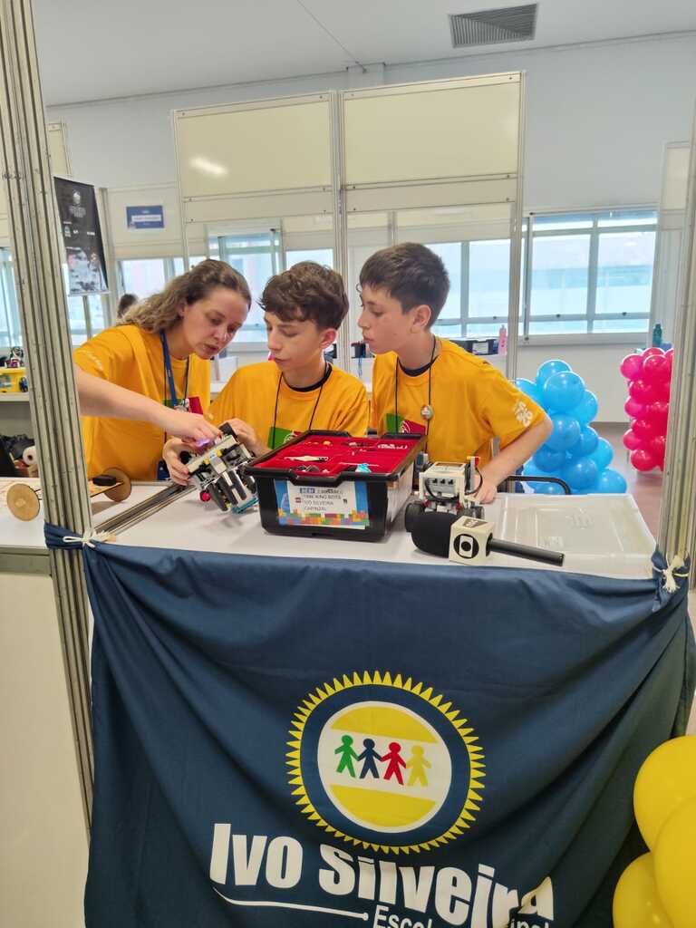 Estudantes de Capinzal participam do Torneio de Robótica Grande Oeste, em Chapecó