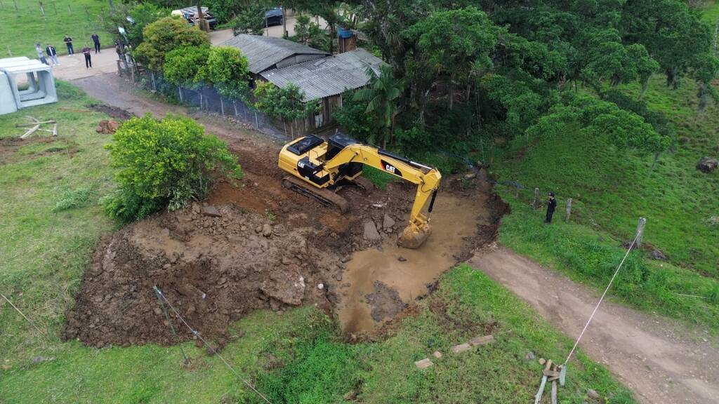 PREFEITURA DE MORRINHOS DO SUL INICIA CONSTRUÇÃO DE QUATRO GALERIAS NO MORRO DE DENTRO