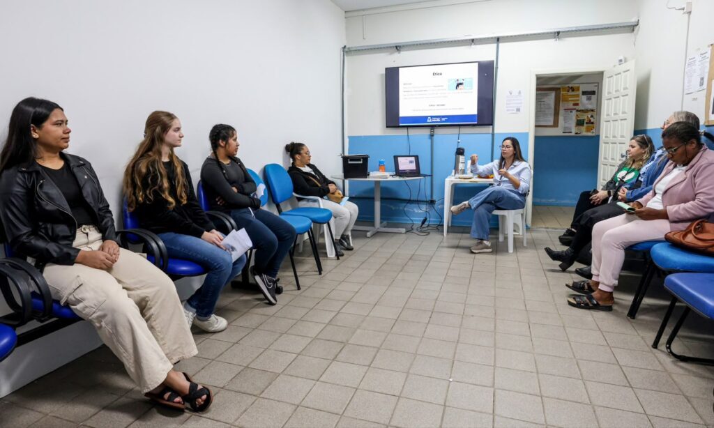 Programa gratuito ajuda moradores de Joinville a se preparar para o mercado de trabalho