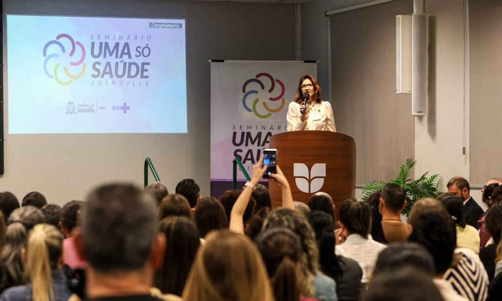 Seminário em Joinville debate vacinação e estratégias de prevenção de doenças