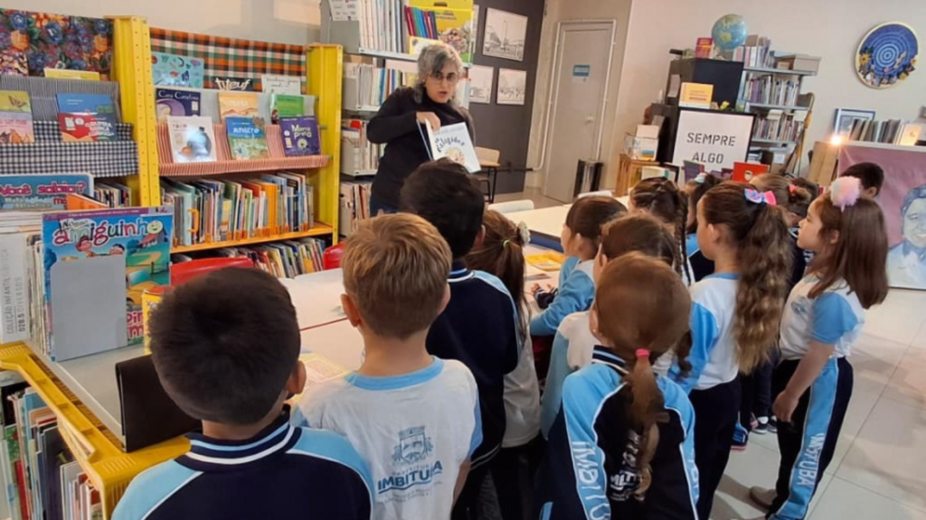 Crianças de escola municipal de Imbituba participam de atividade de incentivo à leitura