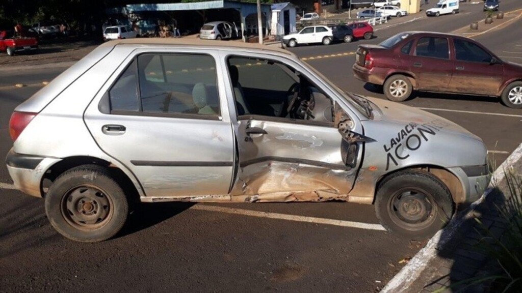 Danos materiais em carros