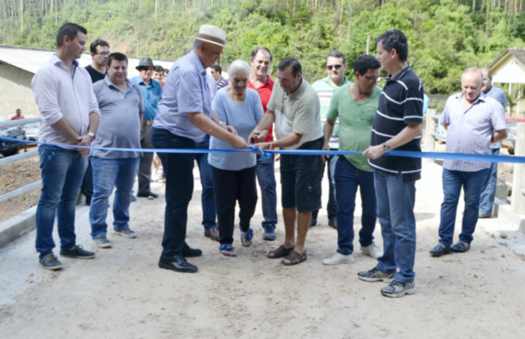 Inaugurações marcam fim de semana em Vargem Grande e Ribeirão Jundiá