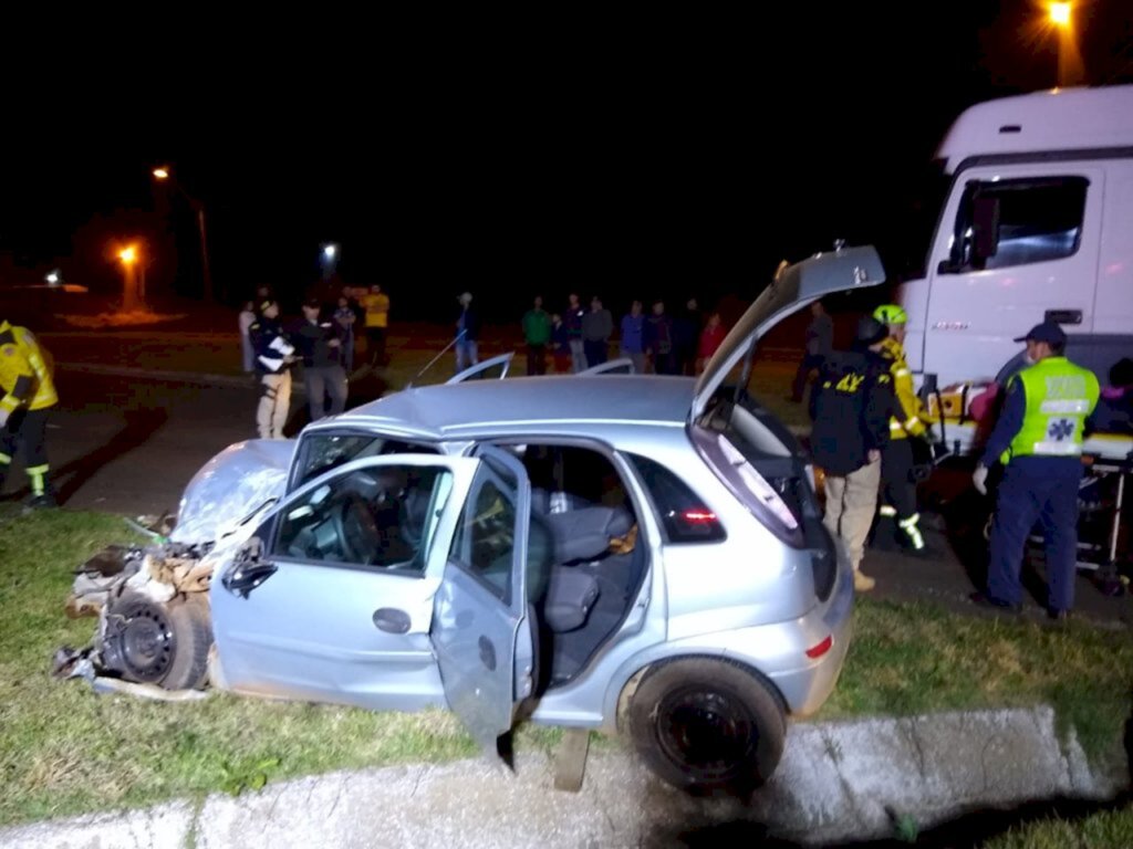 Passageiro morre em colisão frontal no acesso à BR-282