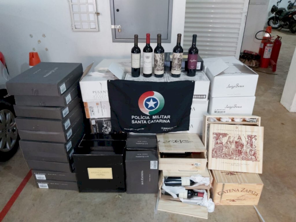 Polícia apreende R$95 mil em produtos de contrabando